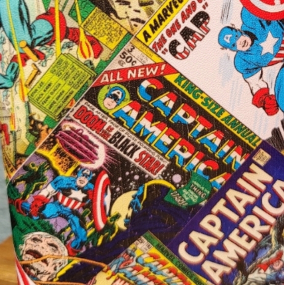 MARVEL Captain America Comic Tri-fold Wallet - Picture 2 of 6